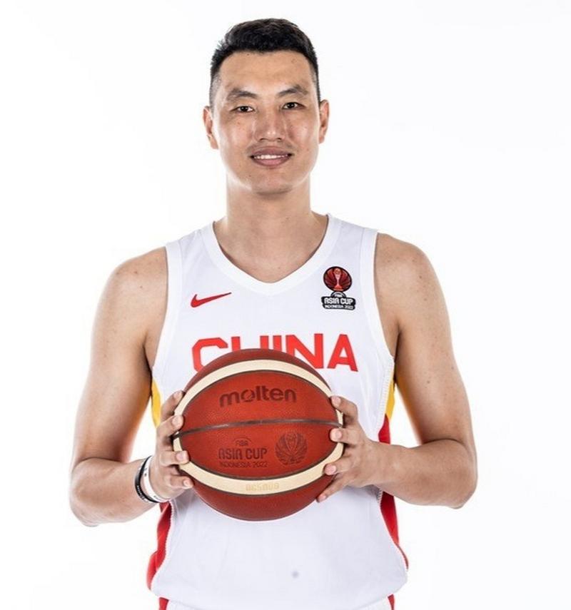 翟晓川身高多少？这位篮球巨星有多高？