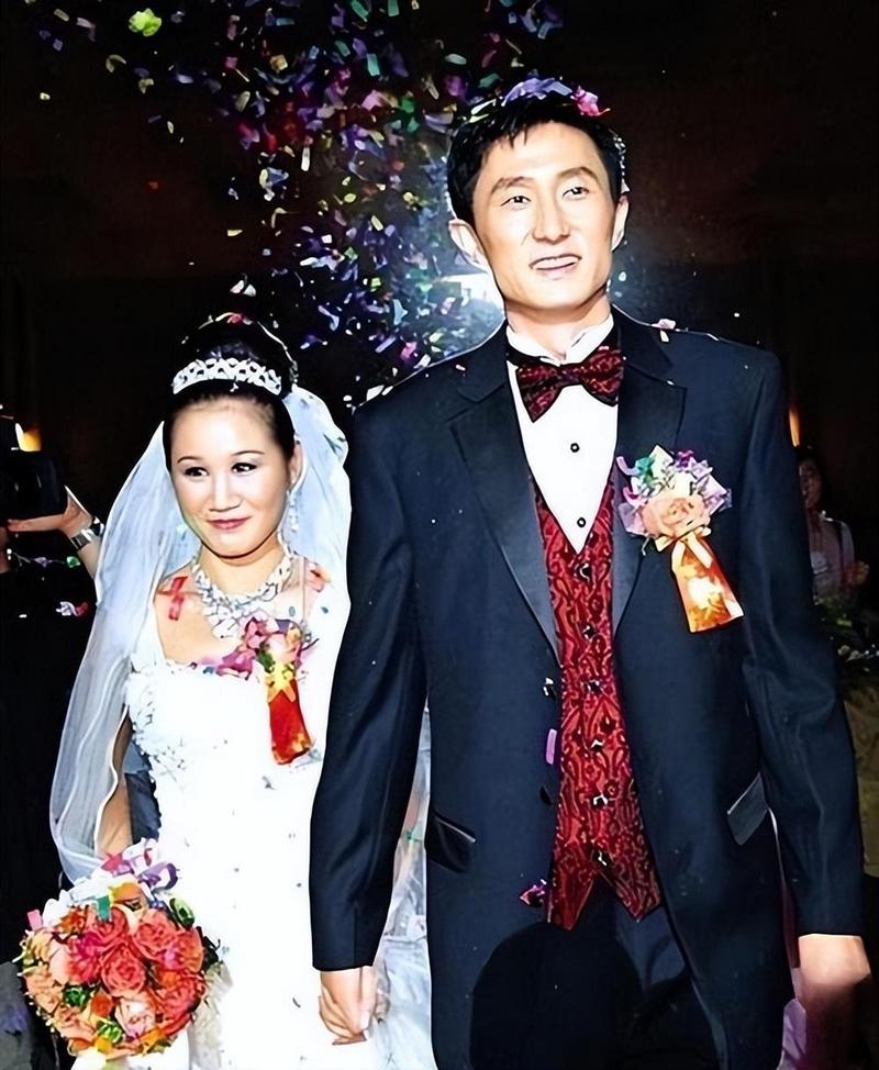 杜锋结过几次婚？背后隐藏着什么故事？