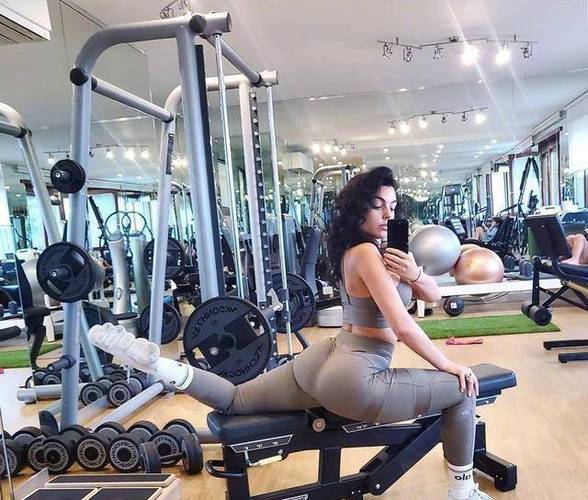 C罗女友大揭秘：那些年他交往过的漂亮女友们