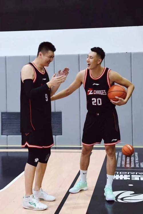 翟晓川身高多少？这位篮球巨星有多高？