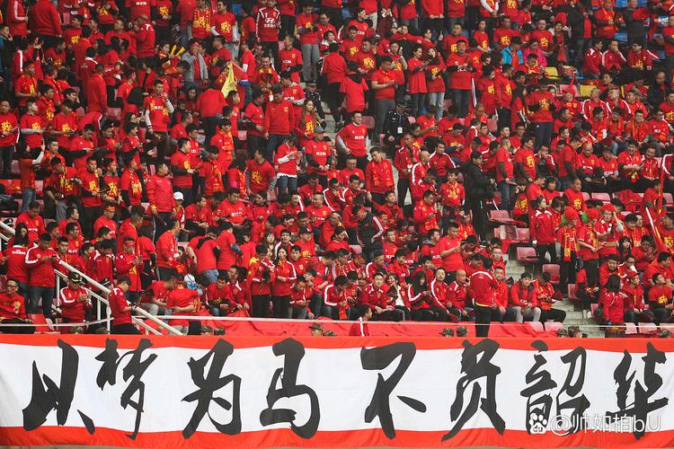 别再说国足白斩鸡是谁了！看完这篇你就全明白了！