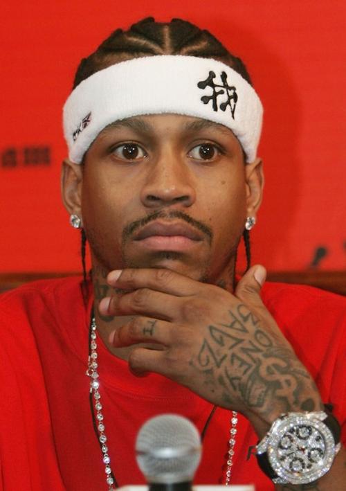 曾经的NBA巨星艾弗森，如今真的穷到吃不起饭了吗？
