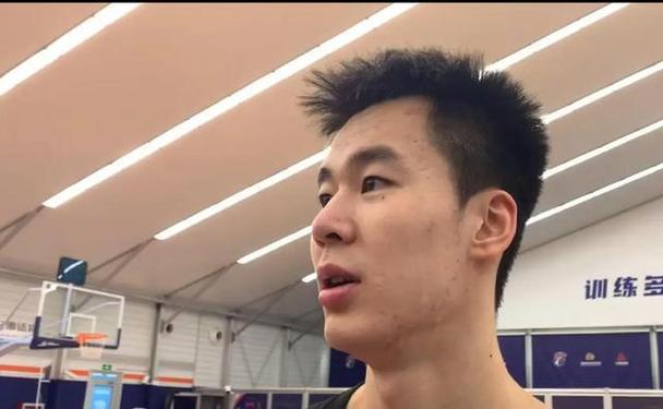 郭昊文腰伤情况如何？他还能上场比赛吗？