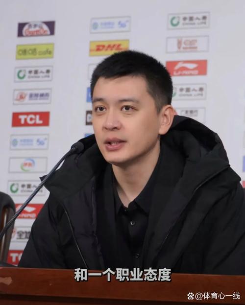 杨鸣事件第三者是谁？网友热议大揭秘！