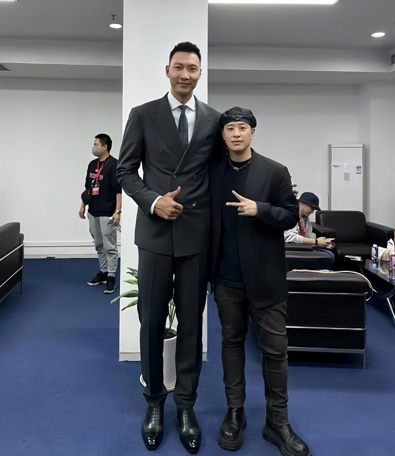 易建联身高是多少？细扒阿联的职业生涯与身高之谜