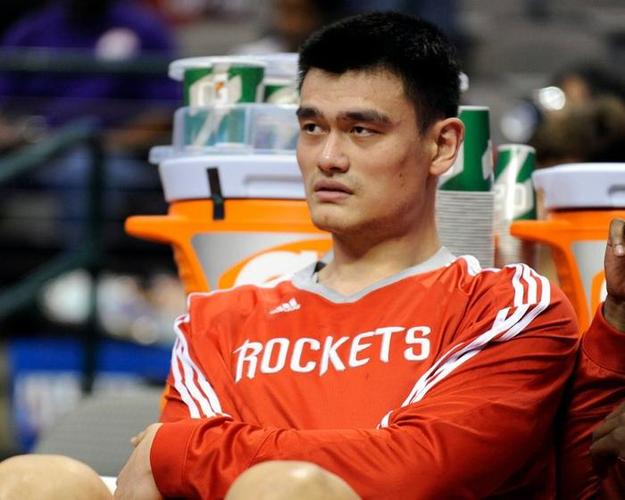 姚明的东西有多长？球场上的他简直是个巨人！