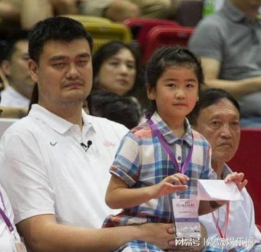 姚明女儿姚沁蕾13岁多高？身高变化图，看看长多快！
