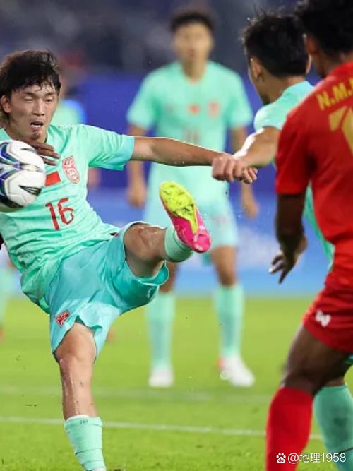 国足对阵缅甸:4比0的胜利背后,我们看到了什么?