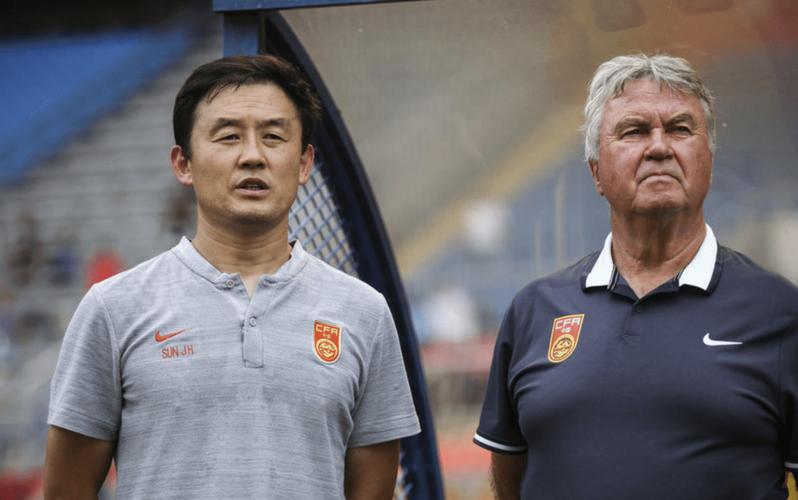 希丁克在中国执教过哪些球队？揭秘他的中国经历