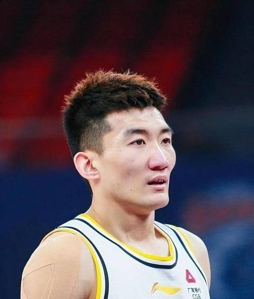 孙铭徽年薪多少钱？与其他球星薪资对比分析！