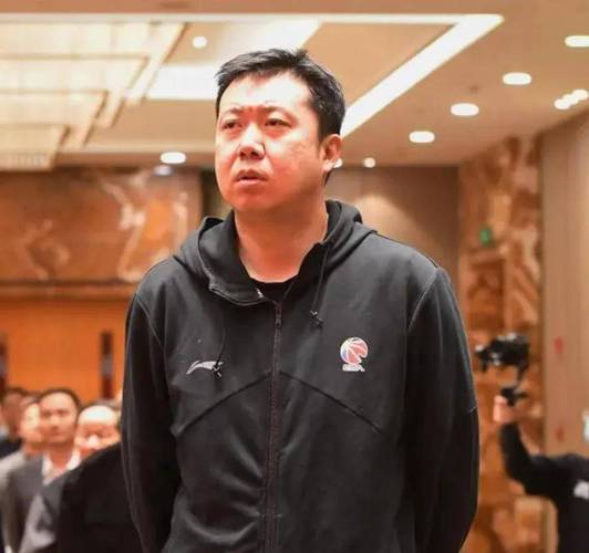 王治郅是什么军衔？退役后他担任了什么职务？