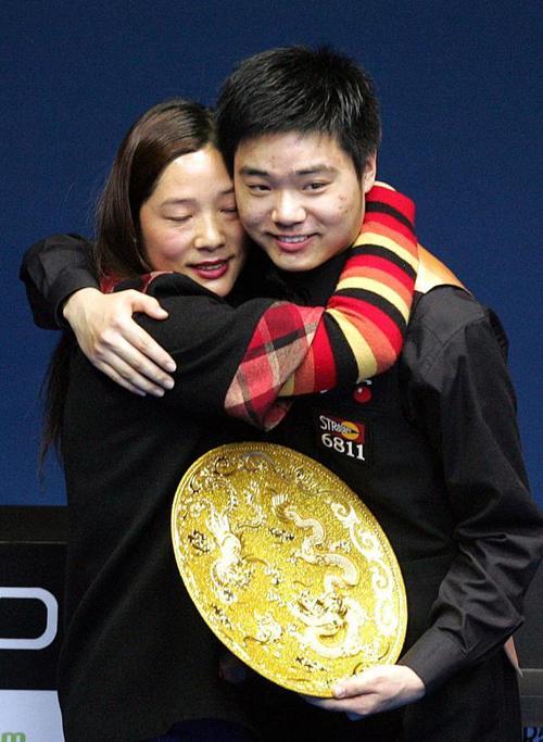 丁俊晖只有一个老婆吗？揭秘他背后的婚姻生活