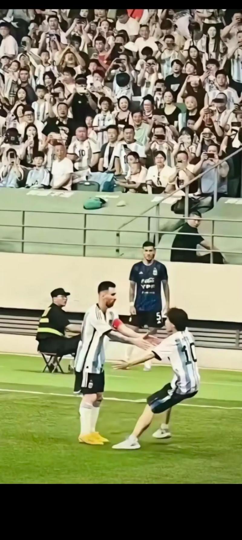 梅西不尊重中国球迷？真相究竟如何？