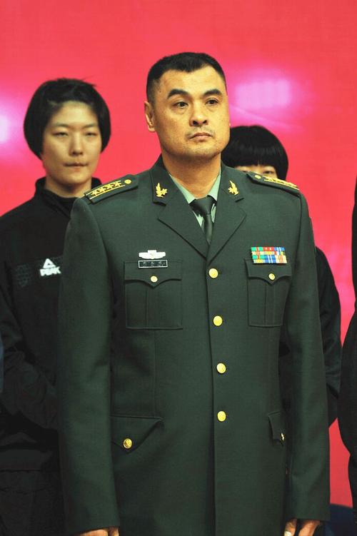 王治郅是什么军衔？退役后他担任了什么职务？