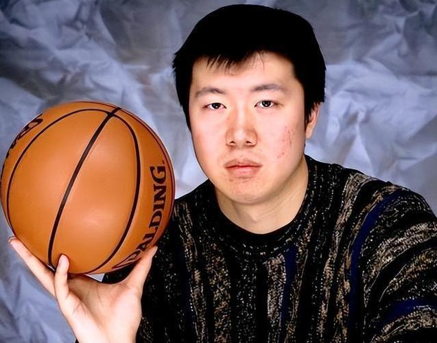 王治郅是什么军衔？退役后他担任了什么职务？