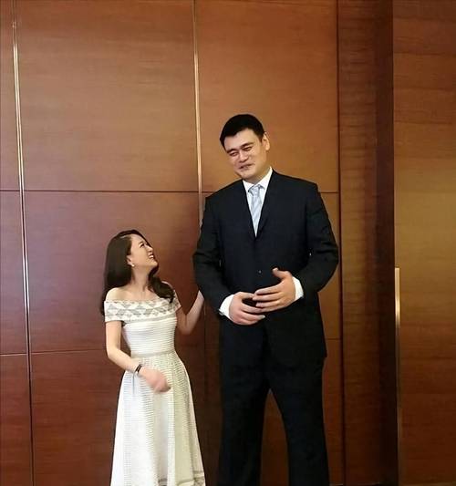震惊！姚明女儿今年多高了？14岁身高已超1米9！