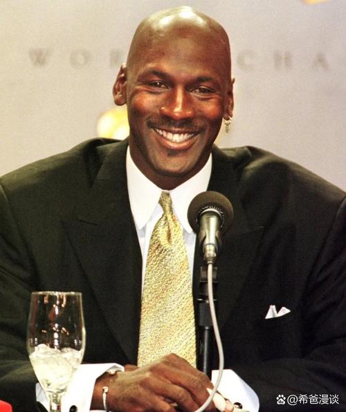 乔丹退役是哪一年？他何时离开NBA赛场？