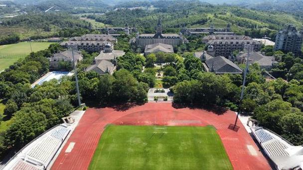 恒大足球学校具体位置在哪里？交通路线指南