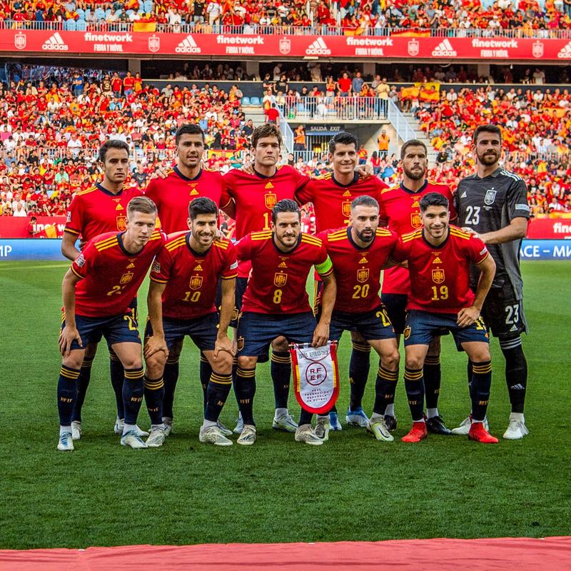 你知道西班牙国家足球队叫什么吗？还有哪些厉害的俱乐部？