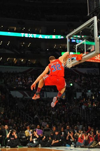 扣篮的摸高要求是多少？小个子如何实现扣篮？