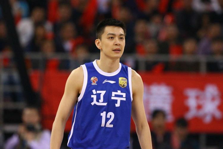 杨鸣和妻子的婚姻状况究竟如何？他为何闭口不提？
