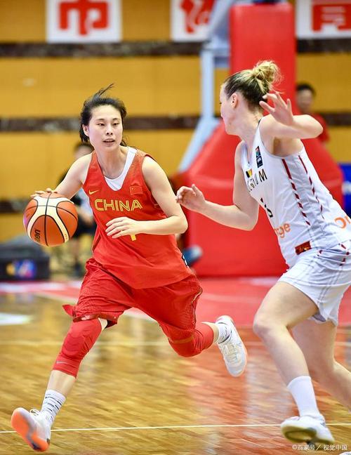 女篮亚洲杯是几年举行一次？中国女篮夺冠之路与亚洲霸主
