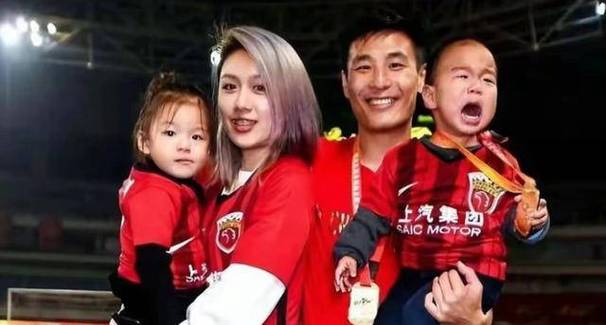 武磊老婆做什么工作？家庭幸福的背后故事