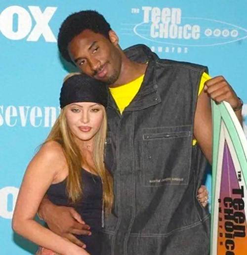 科比去世后,瓦妮莎加索尔真的在一起了吗?