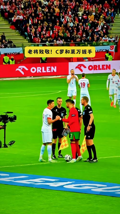 莱万和C罗谁更厉害？巅峰时期实力大对比