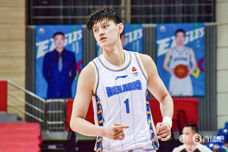 曾凡博冲击NBA失败了吗？他现在的发展情况如何？