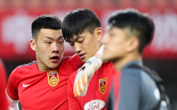 曾诚VS颜骏凌：两位国门谁的整体实力更胜一筹？