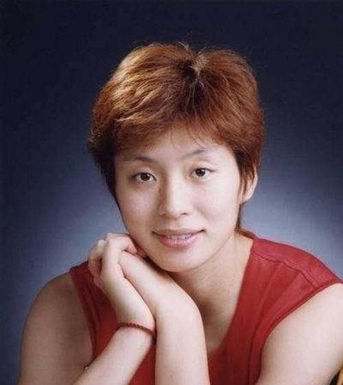 揭秘叶莉拒绝姚明的真相：爱情与梦想的博弈
