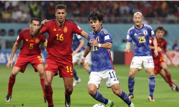 数据对比:李康仁VS久保建英,谁是亚洲球王?