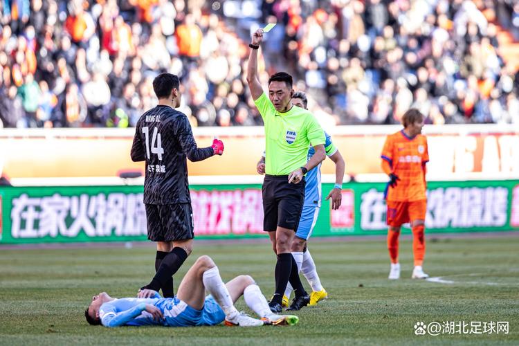 曾诚VS颜骏凌：两位国门谁的整体实力更胜一筹？