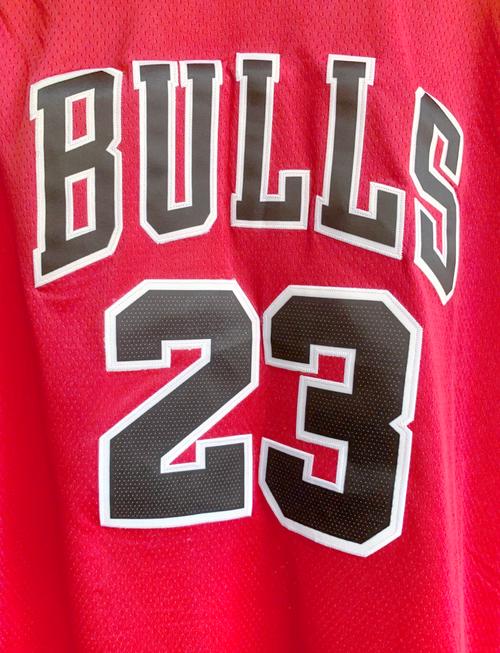 篮球23号球衣是谁的？那些NBA巨星都穿过23号球衣