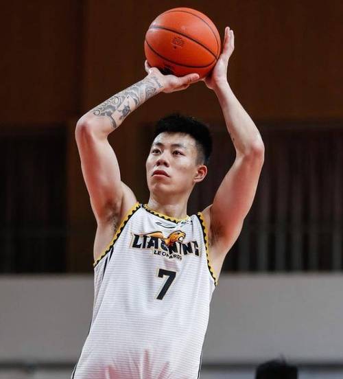 张镇麟进NBA了吗？解析他与魔术队的签约合同！