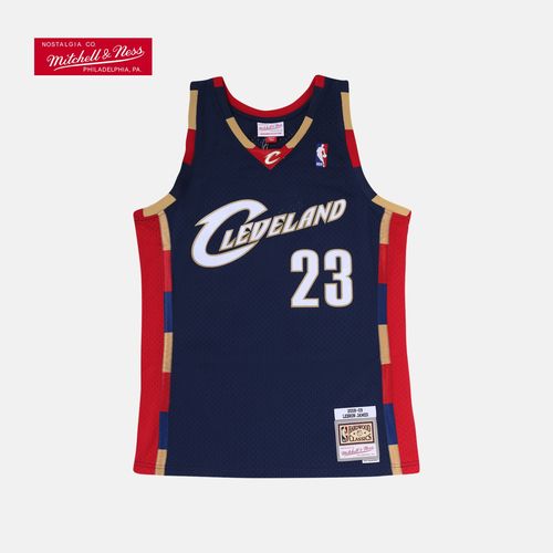 篮球23号球衣是谁的？那些NBA巨星都穿过23号球衣