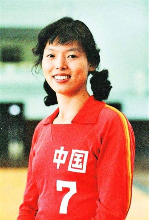 中国女排怎么不强了？昔日辉煌不再，我们该如何重拾荣光？