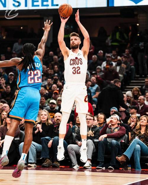 热火雷霆巅峰对决是哪一年?回顾那场经典总决赛!