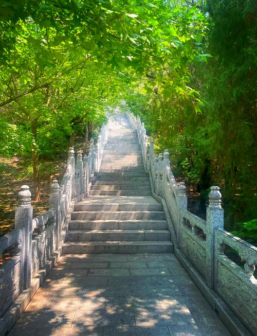 想去满城汉墓?门票价格及游览攻略都在这里!