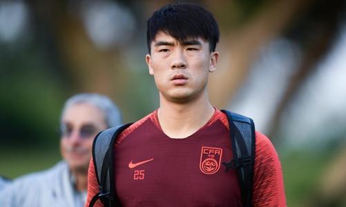 国足为什么被叫白斩鸡？球员身材引发的吐槽！