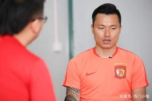 足球名将郜林：郜飞机绰号的由来和他的球场表现