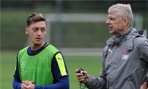 厄齐尔现在怎么样了？退役后的生活近况大揭秘