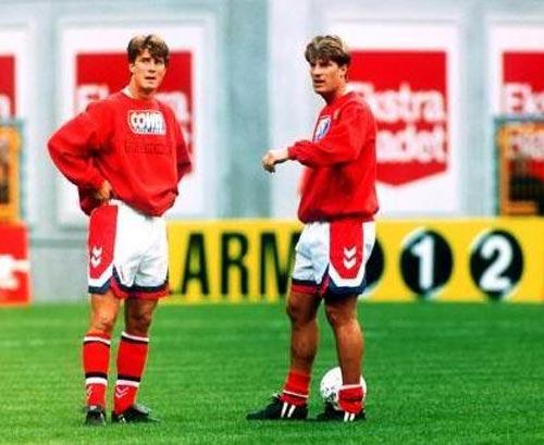 小劳德鲁普:丹麦足球传奇,他的球技到底如何?