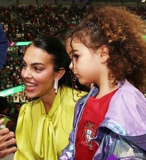 C罗的5个孩子都是谁？儿子和女儿分别有多少个？