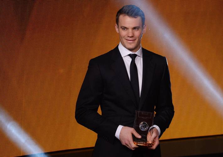 诺伊尔vs卡恩:两位传奇门将谁更胜一筹?