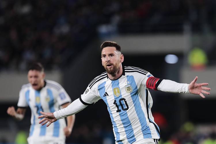 梅西代表哪个国家出战世界杯？揭秘梅西的国家队荣誉与成就！