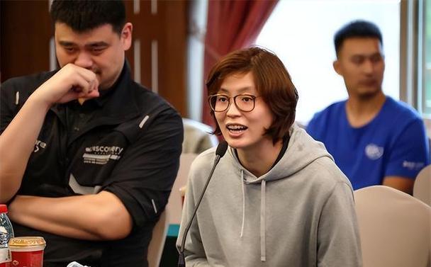 揭秘叶莉拒绝姚明的真相：爱情与梦想的博弈