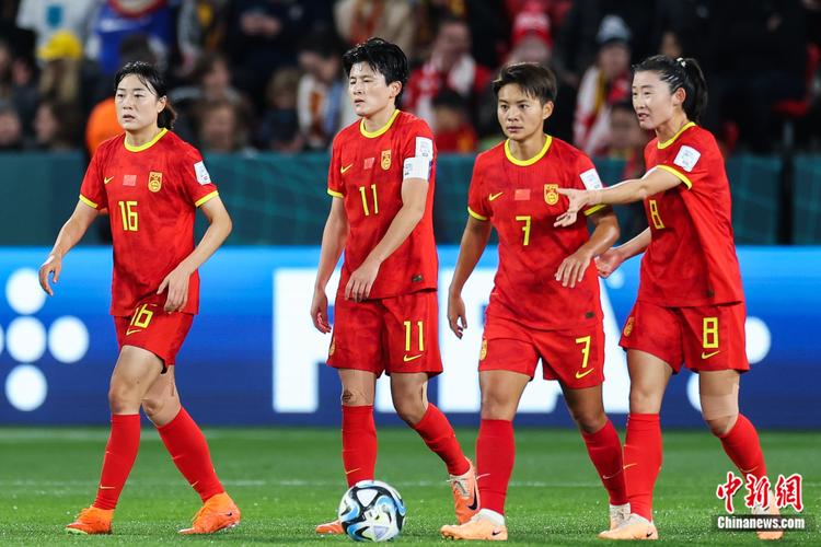 精神面貌PK实力：中国女足与男足的差距在哪里？