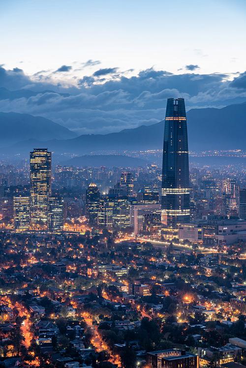 圣地亚哥是哪个国家城市？揭秘智利首都圣地亚哥的魅力